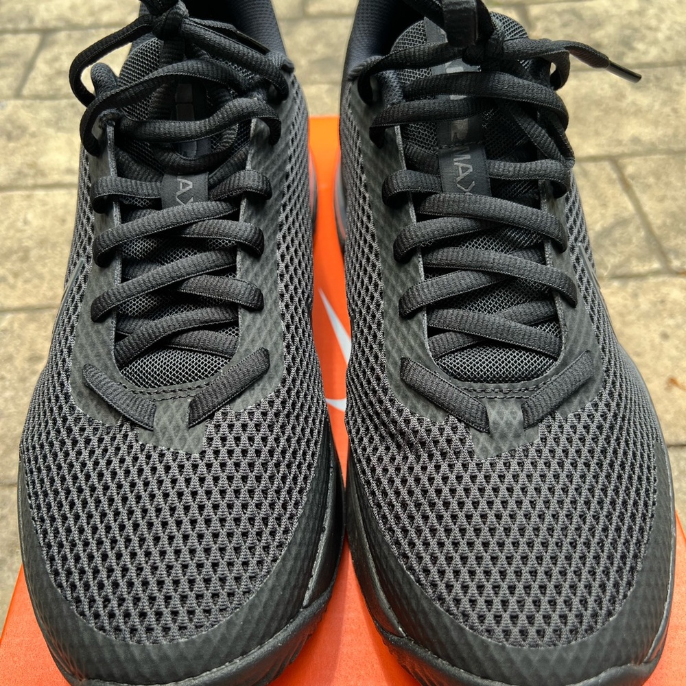 Nike Air Max Men's Black Sneakers - Picture 4 of 15